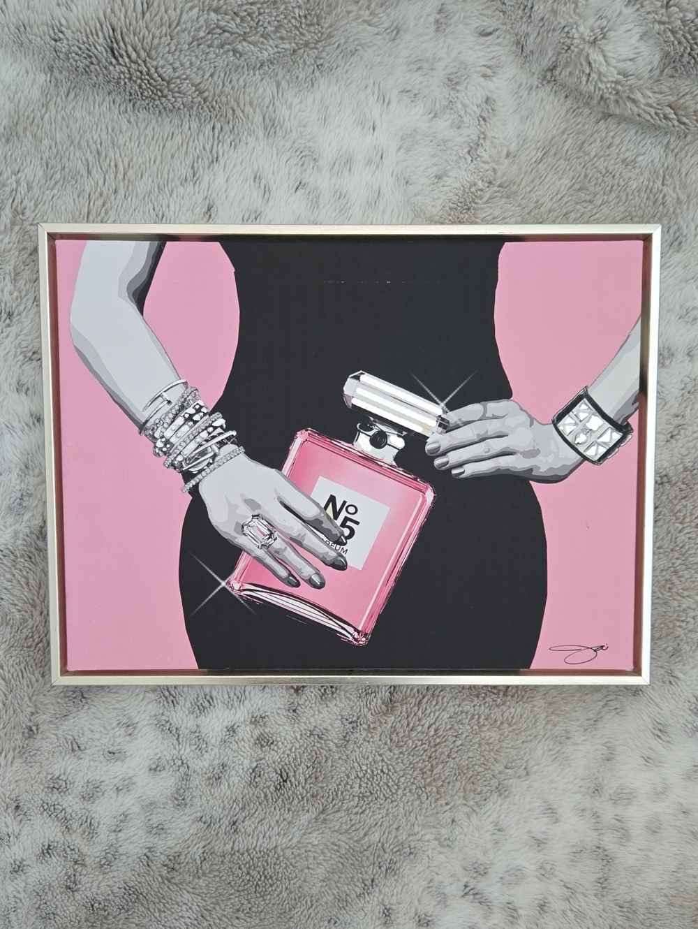 Chanel No. 5 Perfume Design wall decor + Hello Fabulous Freebie!